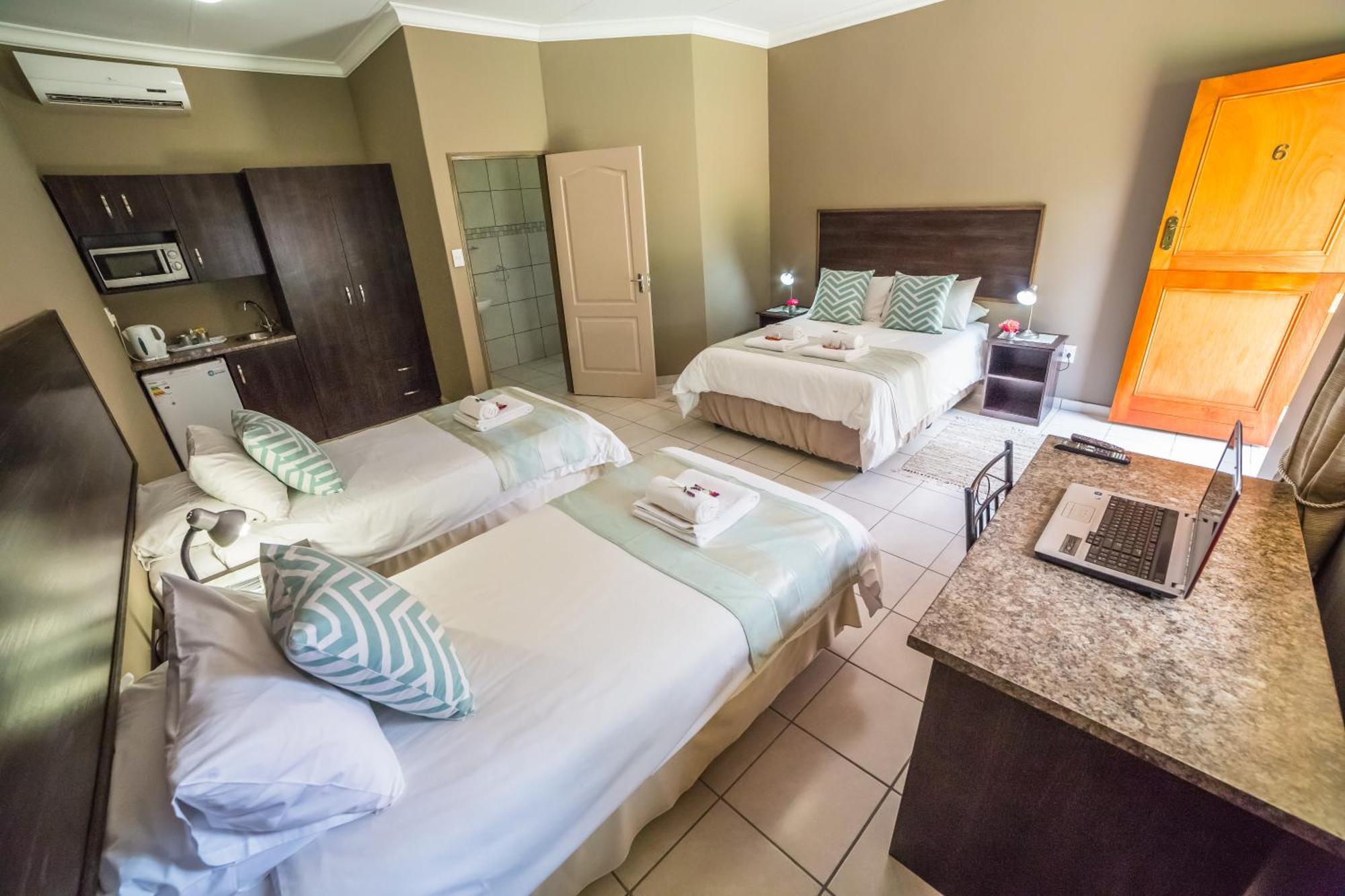 Beryl1 Guest House Klerksdorp Εξωτερικό φωτογραφία