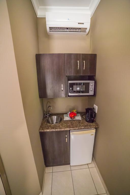 Beryl1 Guest House Klerksdorp Εξωτερικό φωτογραφία