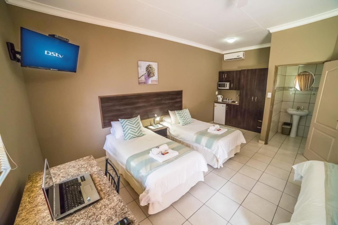 Beryl1 Guest House Klerksdorp Εξωτερικό φωτογραφία