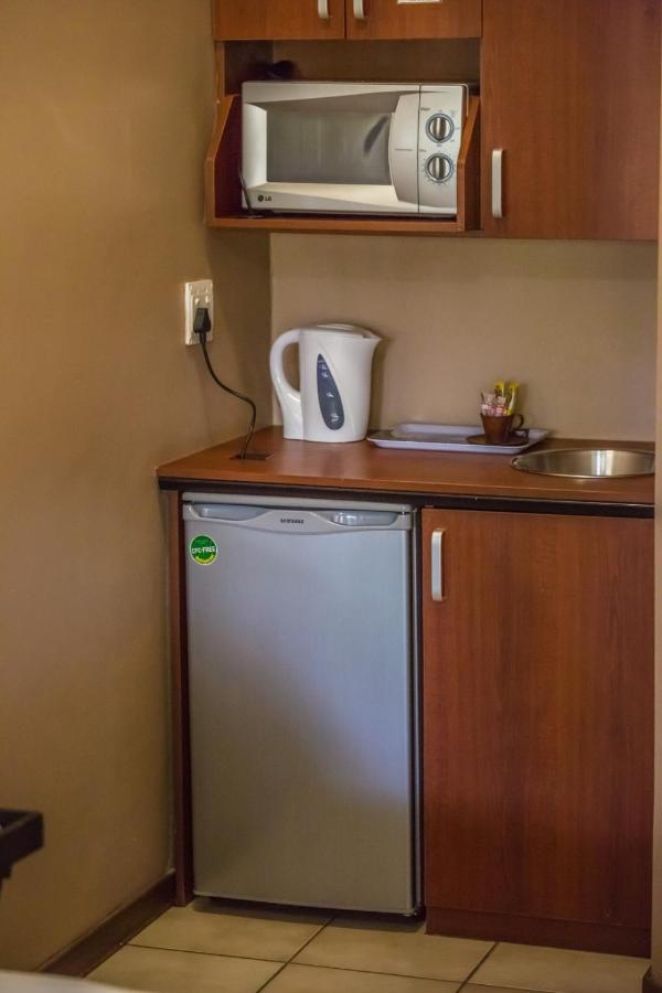 Beryl1 Guest House Klerksdorp Εξωτερικό φωτογραφία